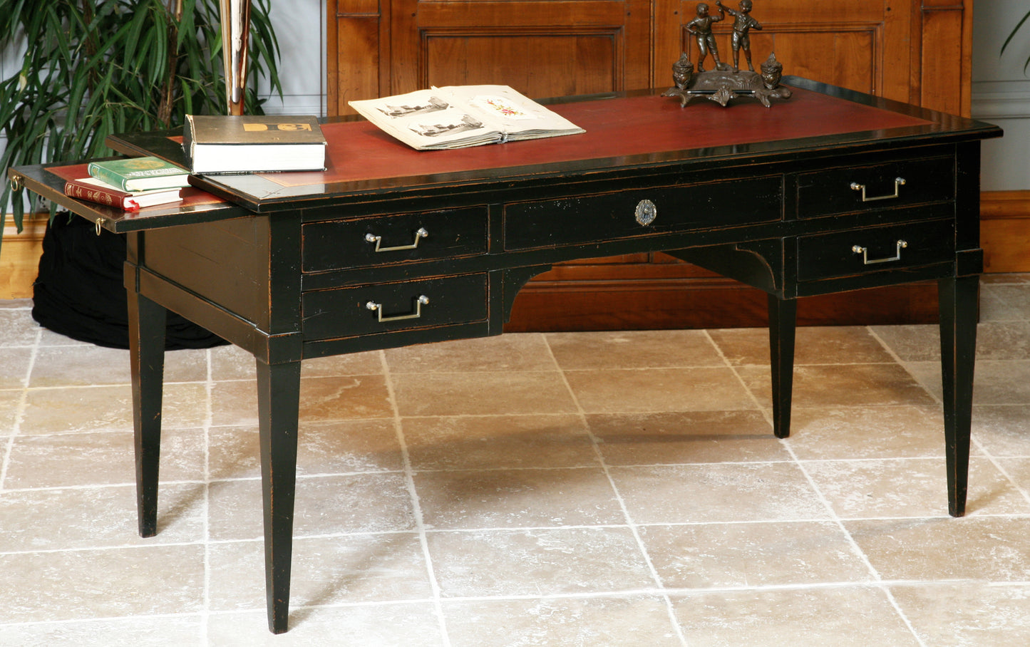 Ministre writing desk